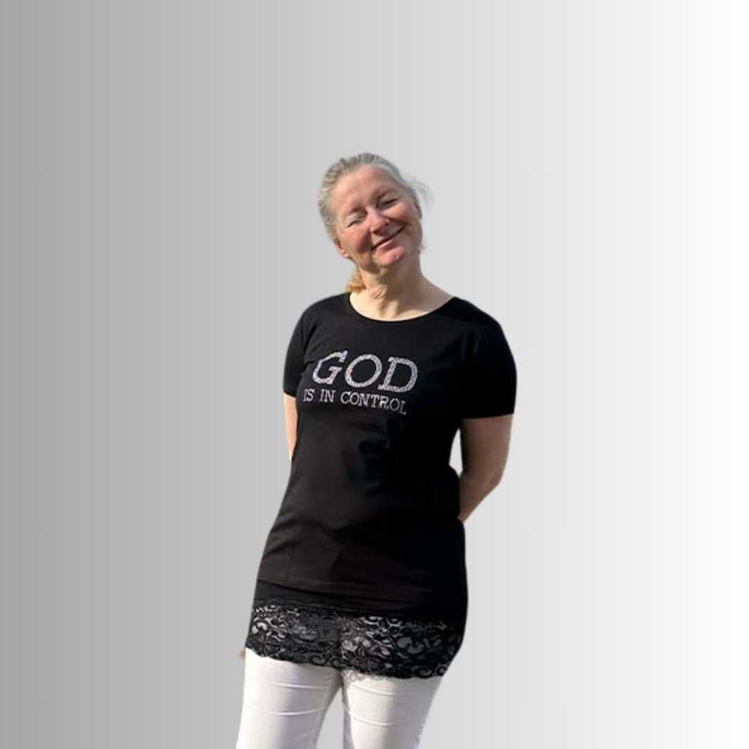 God is in control - Strass - Ladies Organic Shirt